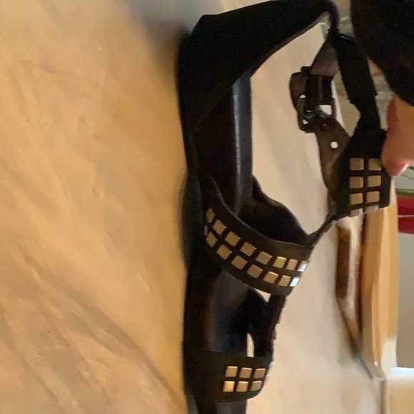 Gladiator style sandal - Picture 9 of 12